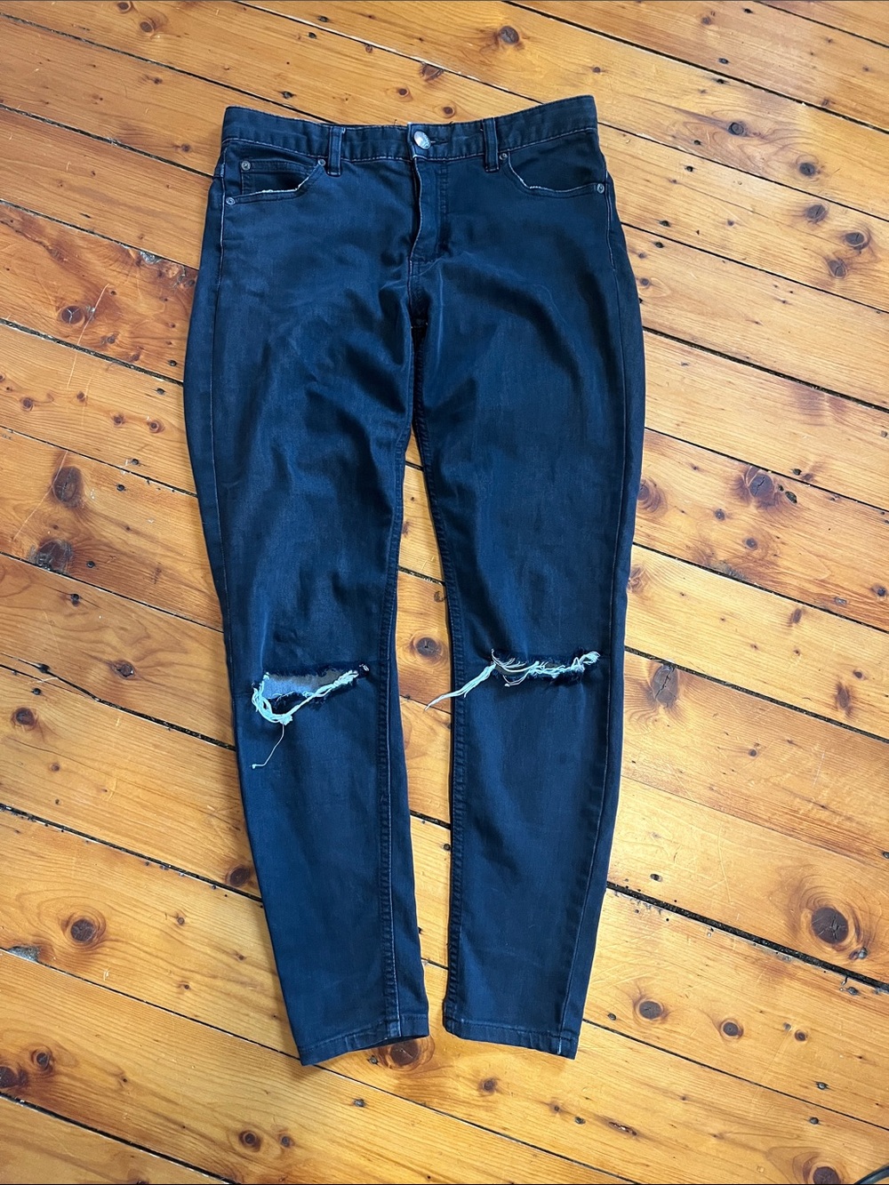 Free People Women's Black Distressed Knee Skinny Jeans